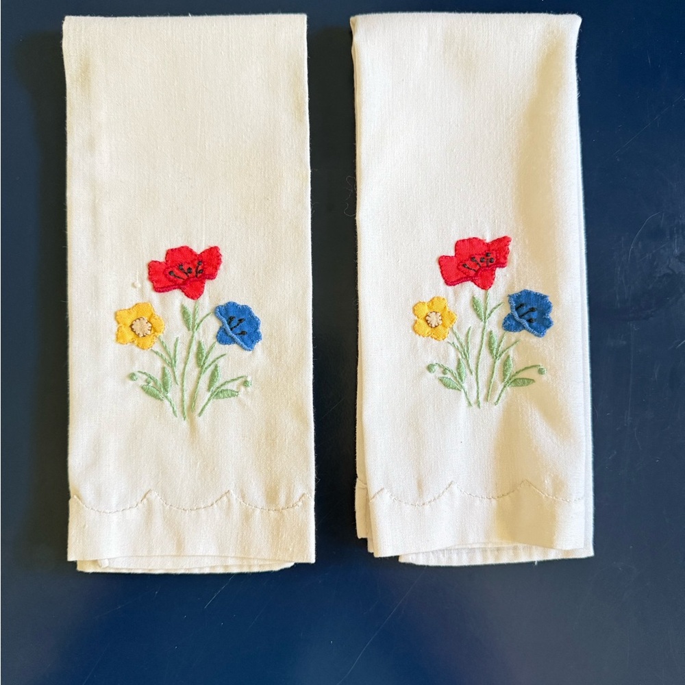 Vintage Floral Embroidered Cream Napkins/Handkerchiefs